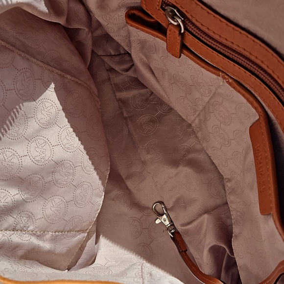 RARE Vintage Michael Kors Milo distressed leather satchel/crossbody - Picture 6 of 16